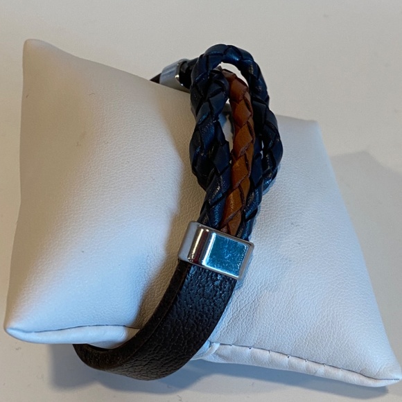 Men’s 8” knot leather and stainless steel bracelet - Picture 4 of 6